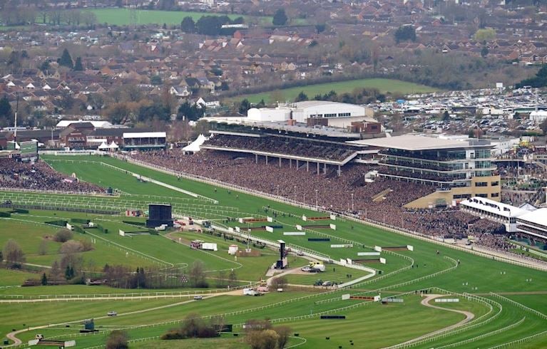 Cheltenham Racecourse Crowd Pic.jpg