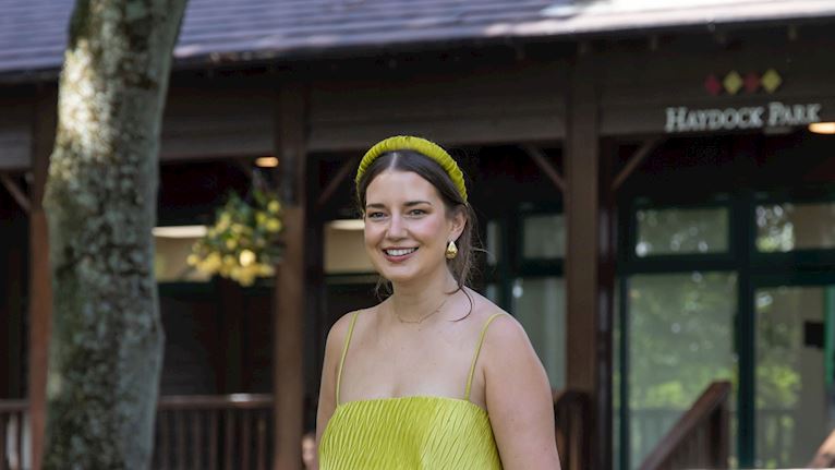 LUCY TRAYNOR FROM ST HELENS WINS £1,000 HOLIDAY VOUCHER IN TODAY’S STYLE AWARDS