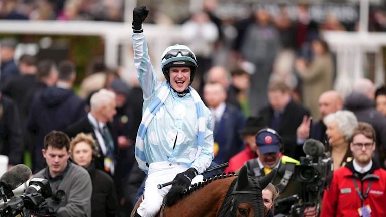 WILLIE MULLINS TEAM OFF THE MARK FOR 2026 AS KARGESE SCORES IN SINGER ARKLE NOVICES’ CHASE