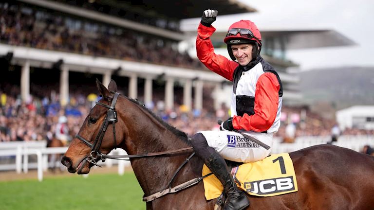 WILLIE MULLINS SADDLES RECORD-EQUALLING SEVENTH WINNER OF JCB TRIUMPH HURDLE AS APOLON DE CHARNIE BE