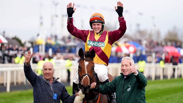 THIRD SUCCESS IN RANDOX FOXHUNTERS’ CHASE FOR TRAINER JOE O’SHEA AS BARTON SNOW RECORDS FACILE WIN