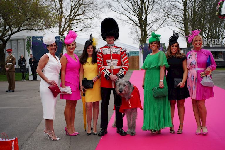 Racegoers_2 (4).jpg