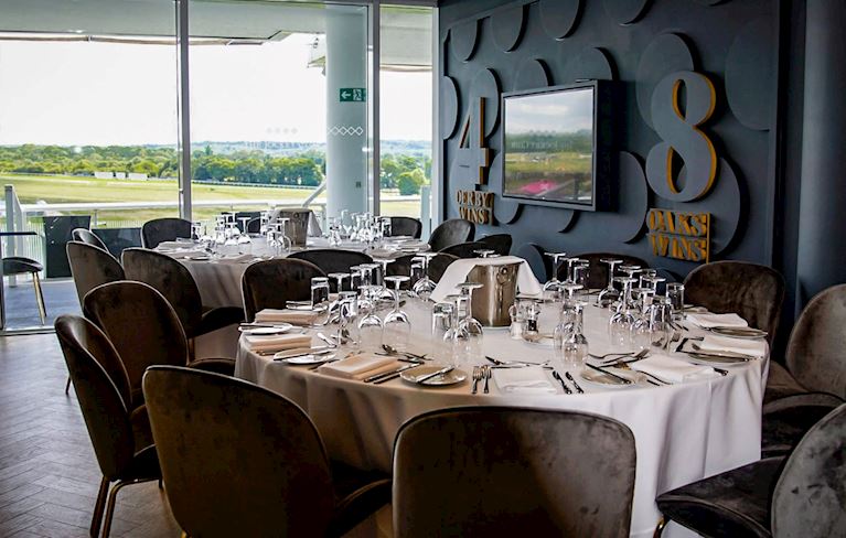 Queen Elizabeth II Private Box Package