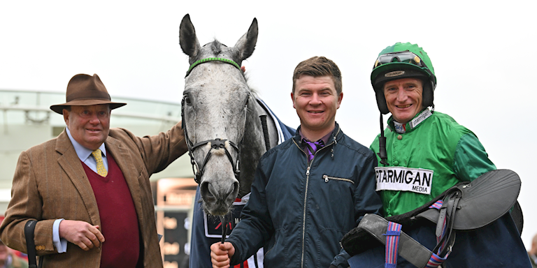 CARIBEAN BOY CAUSES 28-1 SHOCK IN MATT HAMPSON FOUNDATION SILVER TROPHY HANDICAP CHASE