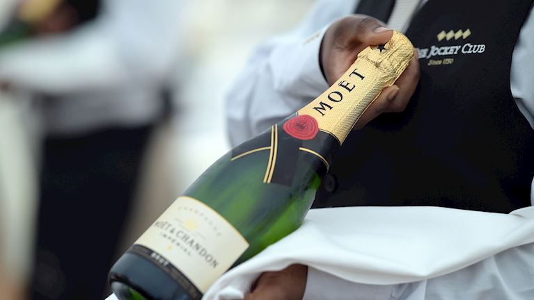 CHE-EXPERIENCES-MOET-002.jpg
