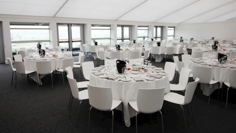 CHE_Cleeve_Suite_Restaurant.jpg