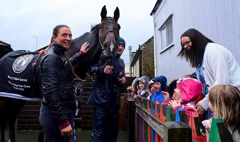 FRODON AND BRYONY FROST GO BACK TO SCHOOL AHEAD OF NEXT MONTH’S BADGER BEER HANDICAP CHASE  
