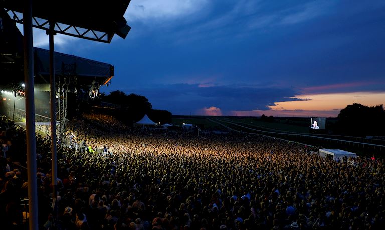 Olly Murs at Newmarket 2017 (a).jpg