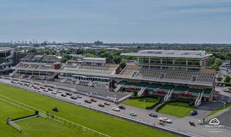 Aintree racecourse 1 (1).jpg