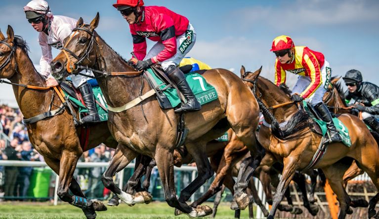 AINTREE-GRAND_NATIONAL_RACING_1900X1100.jpg