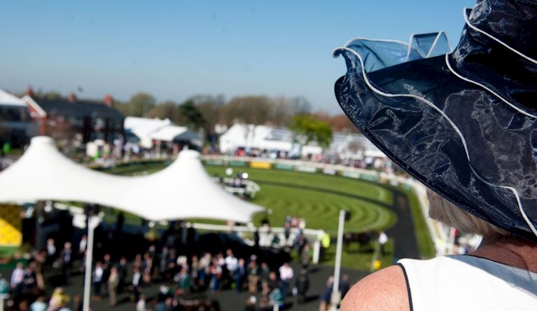 AINTREE_PARADE_RING.jpg