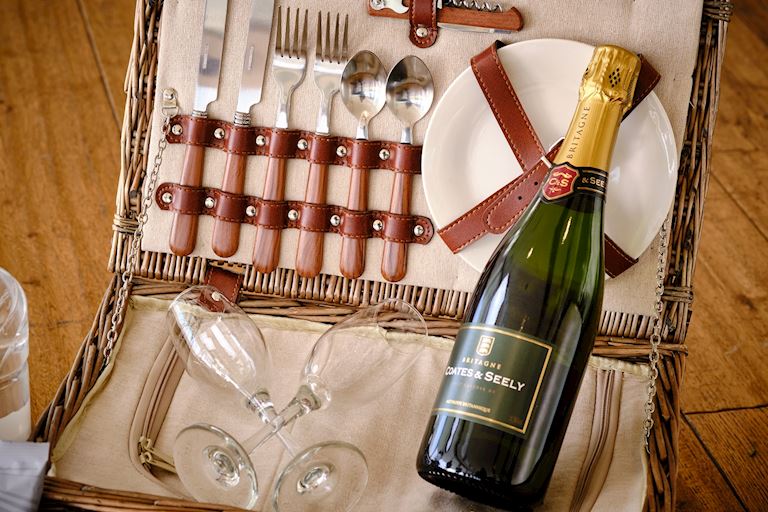 Great British Picnic Hamper Cutlery Wine Glasses.jpg