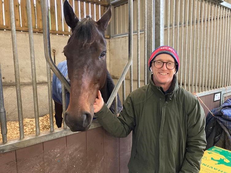 WHITTINGTON HOPES SWITCH TO HURDLES CAN HELP REVIVE THE FORTUNES OF RETURNING STAR ROUGE VIF TOMORRO