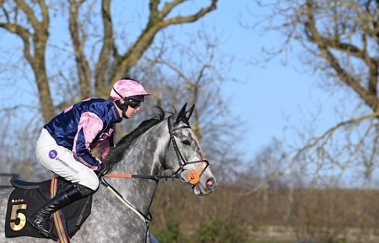SANDS WASHES AWAY RIVALS TO SECURE LISTED FEATURE FOR O’BRIEN