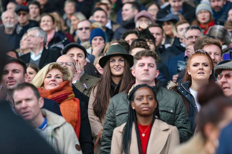 Kempton Grandstand Crowd 18.jpg