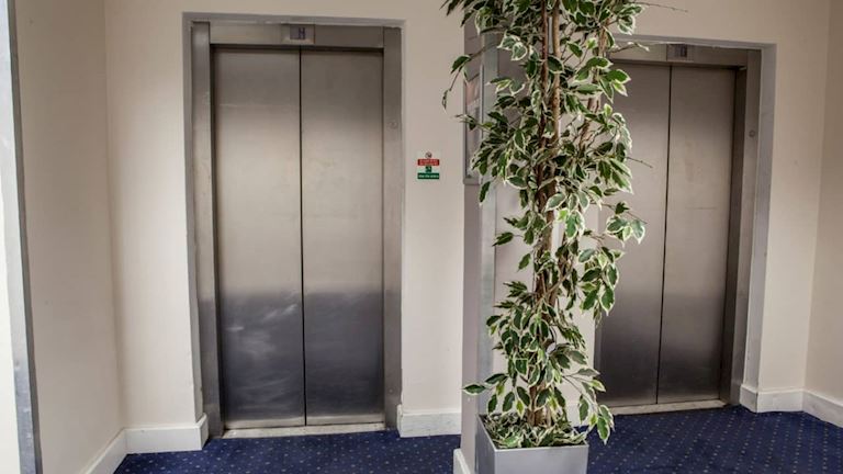 Kempton - Lifts (1).jpg