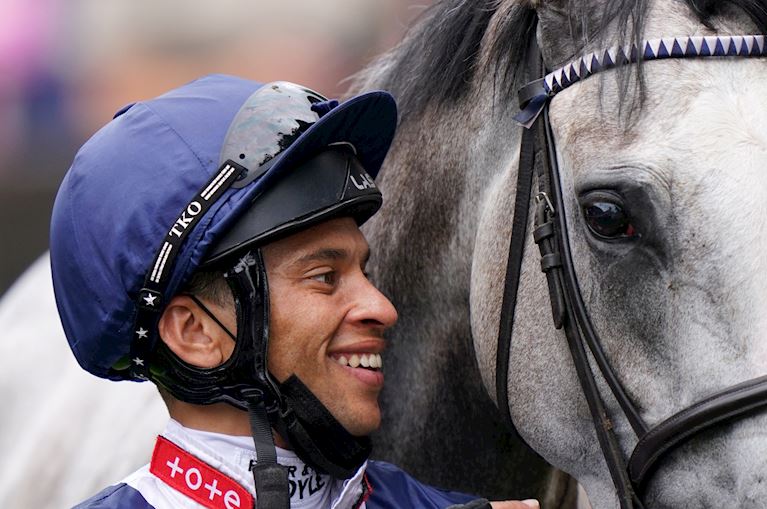 Race 5 - Snow Lantern_PA_2.jpg