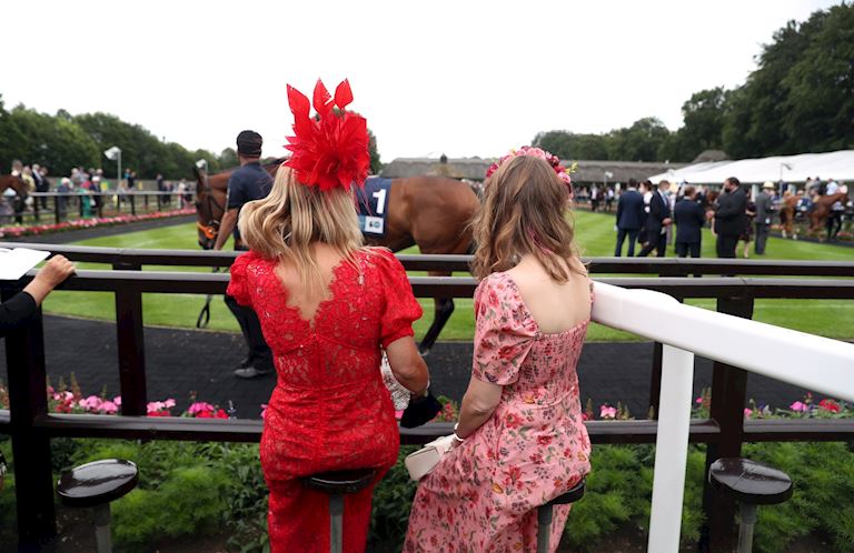 Racegoers_1.jpg