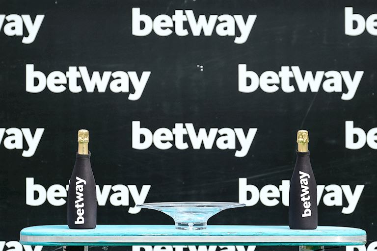  ROYAL RUNNER REACH FOR THE MOON AIMING FOR ONE SMALL STEP IN BETWAY SOLARIO STAKES 
