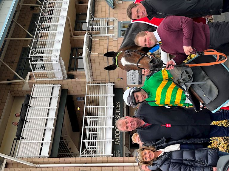 “RUSTY” JONBON SURVIVES SCARE TO WIN VIRGIN BET KINGMAKER NOVICES’ CHASE AND MAINTAIN UNBEATEN RECOR