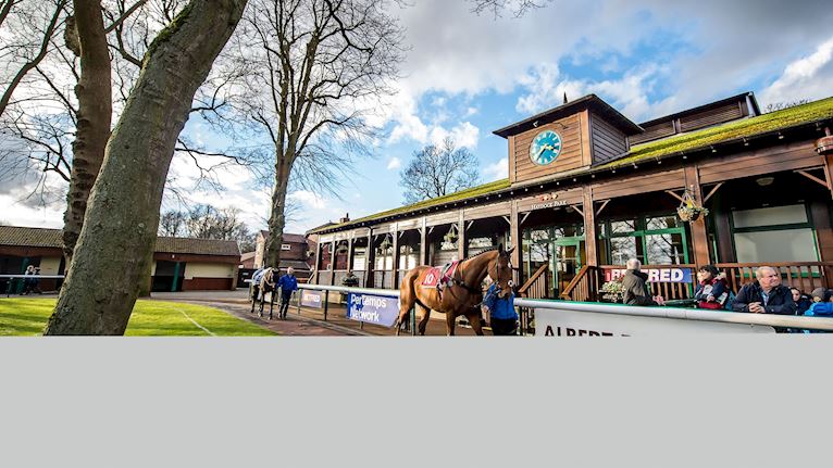 HAYDOCK PARADE RING 16X9.jpg