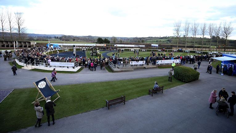 WINCANTON PARADE RING 16X9.jpg